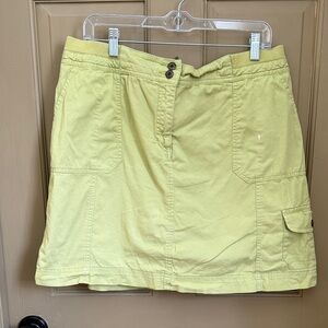 Karen Scott green skirt 14